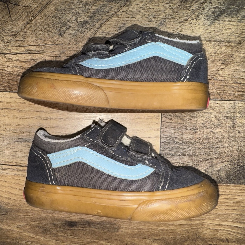 Vans Old Skool Size 5.0 Toddler Sneaker Black And Blue Gum‎ Bottom